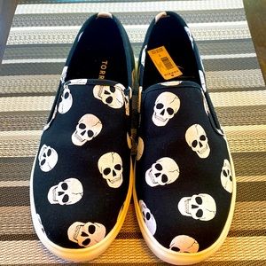 💀Skull canvas slip on sneaker💀